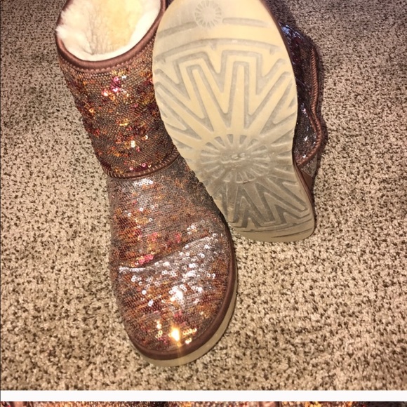 UGG  Classic Short Sparkles 1002766 Bottes - Picture 7 of 8